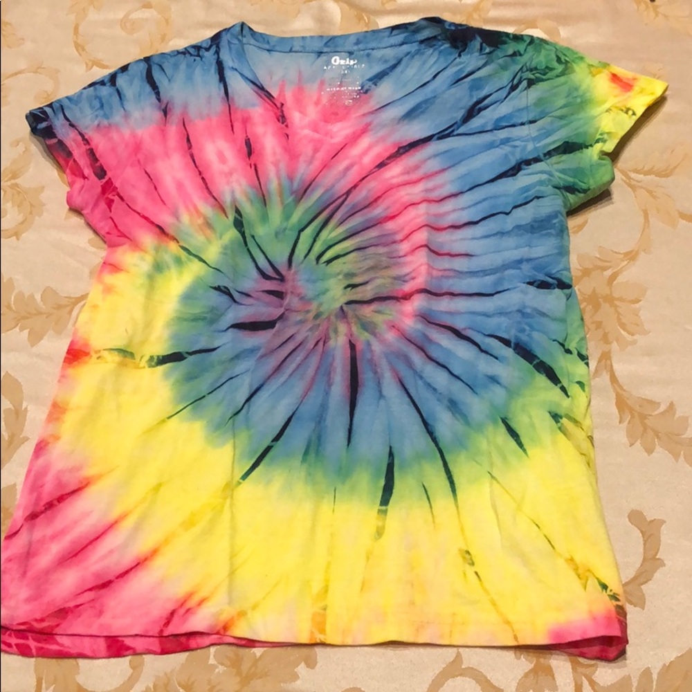 Tie die v-neck t-shirt